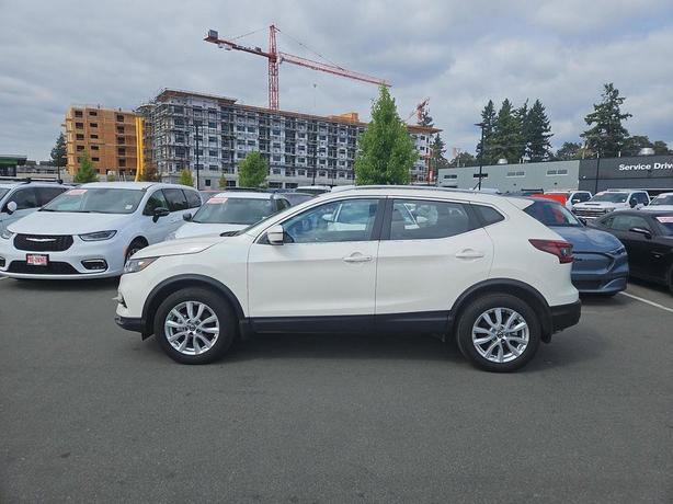 2023 Nissan Qashqai SV AWD | Heated Seats | Adaptive Cruise Control | One Owner! image 3