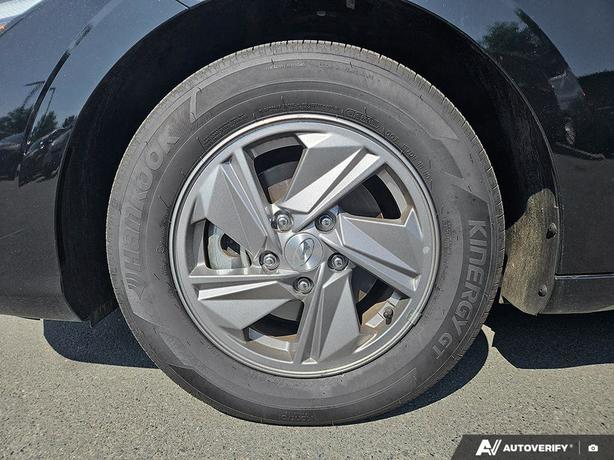2025 Hyundai Elantra Essential IVT | One Owner | No Reported Accidents! image 6
