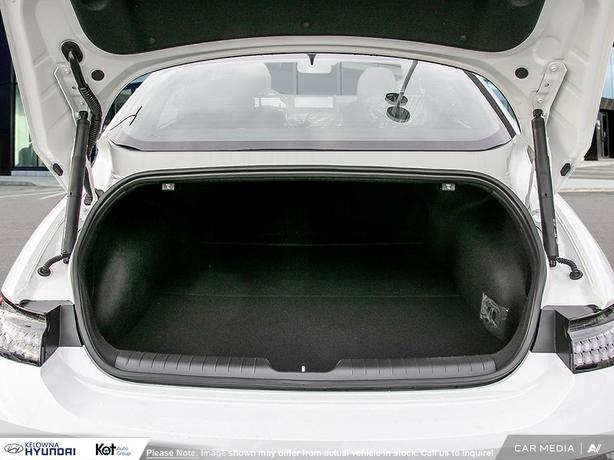 2025 Hyundai IONIQ 6 Preferred demo image 7