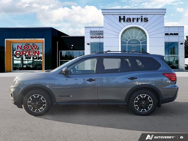 2020 Nissan Pathfinder 4x4 SL Premium | Leather | No Accidents! image 3