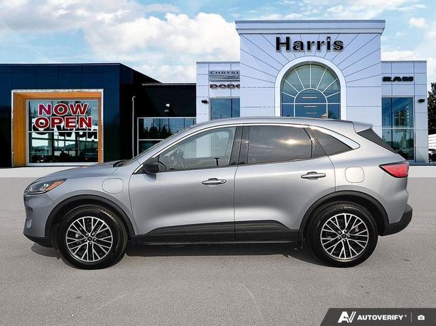 2022 Ford Escape SE Plug-In Hybrid FWD | Keyless Start | Back Up Camera! image 3
