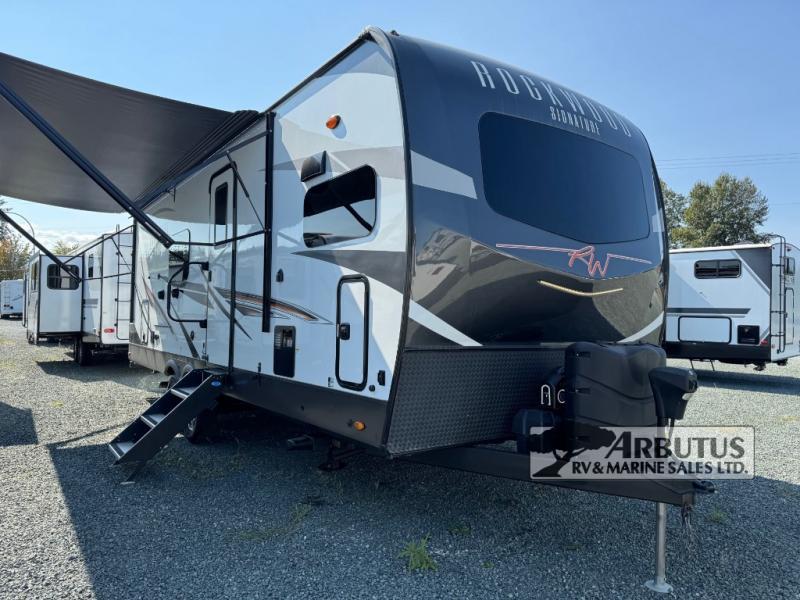 Used 2022 Forest River RV Rockwood Signature Ultra Lite 8263MBR display photo