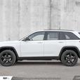 2025 Jeep Grand Cherokee Altitude | DEMO CLEAROUT | SAVE $5,060! | Trailer Tow P thumbnail image 3