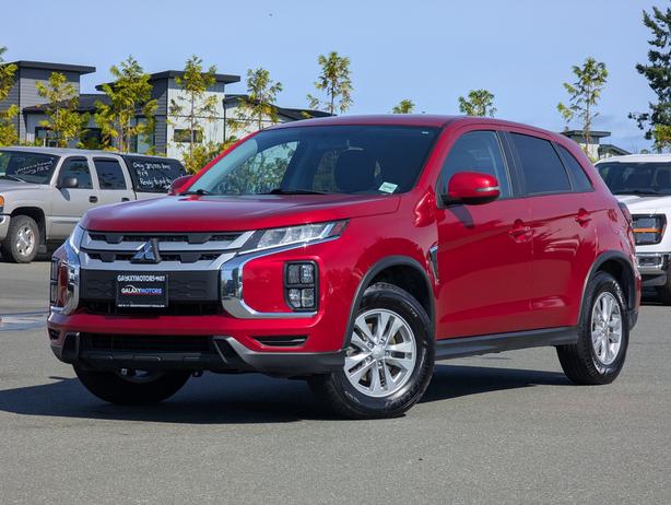 2021 Mitsubishi RVR SE - No Accidents, 4x4, Heated Seats image 1