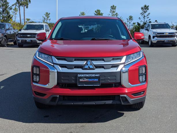 2021 Mitsubishi RVR SE - No Accidents, 4x4, Heated Seats image 3