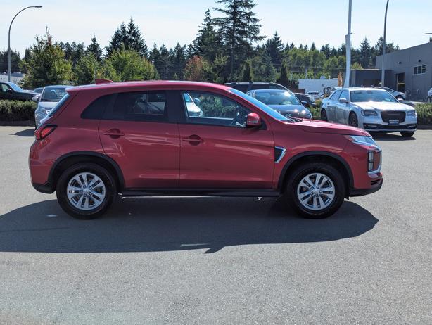 2021 Mitsubishi RVR SE - No Accidents, 4x4, Heated Seats image 5