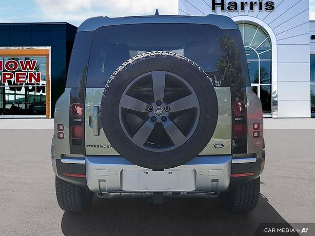 2023 Land Rover Defender 90 S AWD | Low Km's | No Reported Accidents! image 5
