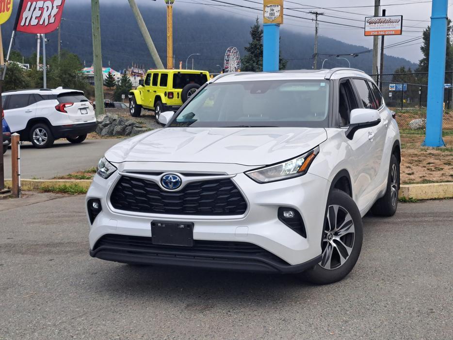 2023 Toyota Highlander Hybrid XLE AWD - Heated Seats, Moonroof display photo