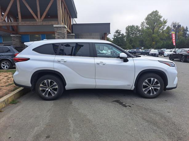 2023 Toyota Highlander Hybrid XLE AWD - Heated Seats, Moonroof image 5