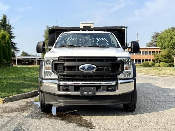 2022 Ford F-550 XL 4X4 12-Foot Diesel Dump Truck image 3
