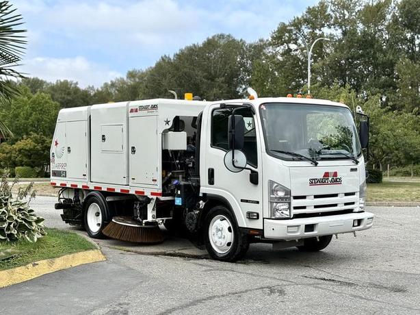 2013 Isuzu NRR StarFire S-4 Diesel Street Sweeper image 1