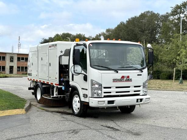 2013 Isuzu NRR StarFire S-4 Diesel Street Sweeper image 2