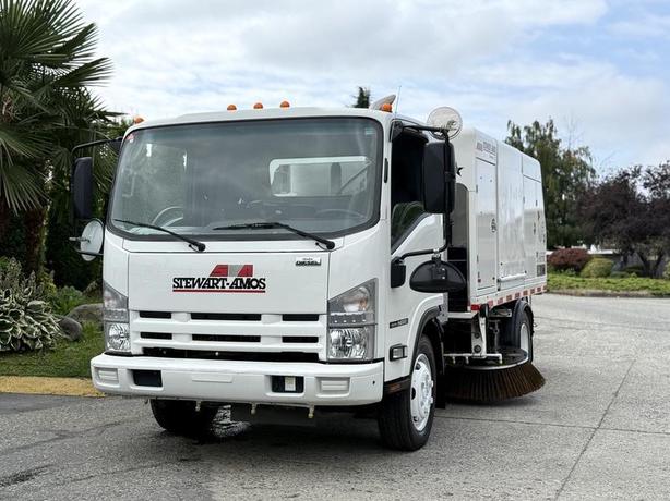 2013 Isuzu NRR StarFire S-4 Diesel Street Sweeper image 4
