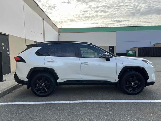 2021 Toyota RAV4 image 8