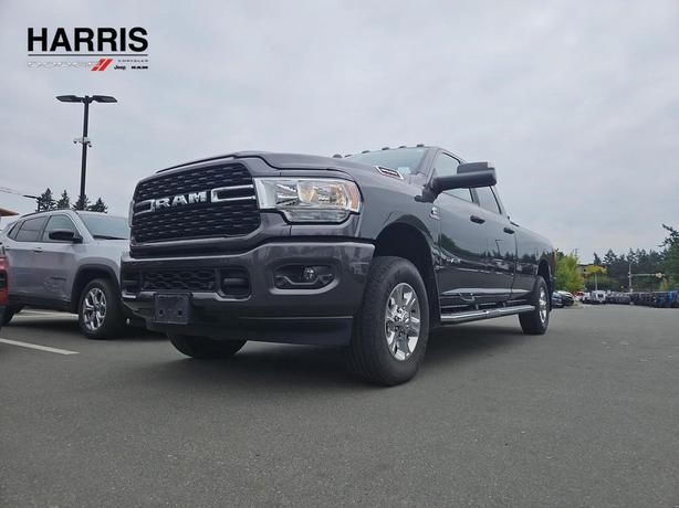 2022 RAM 3500 Big Horn 4x4 Crew Cab 8' Box | No Accidents | One Owner! image 1