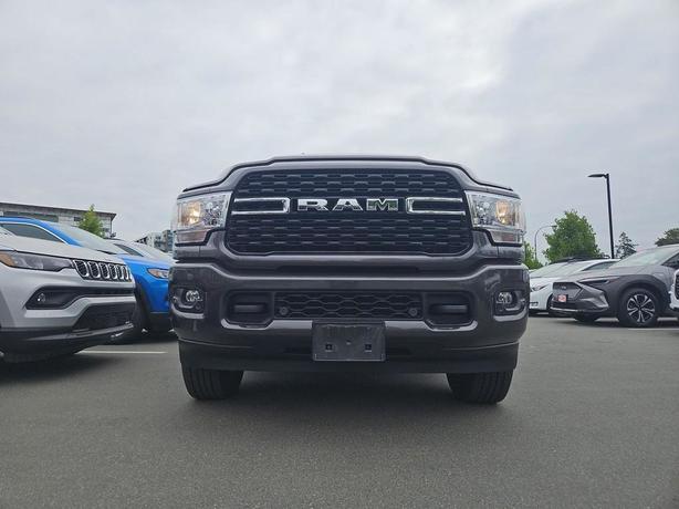 2022 RAM 3500 Big Horn 4x4 Crew Cab 8' Box | No Accidents | One Owner! image 2