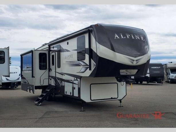 Used 2022 Keystone RV Alpine 3220RL image 1