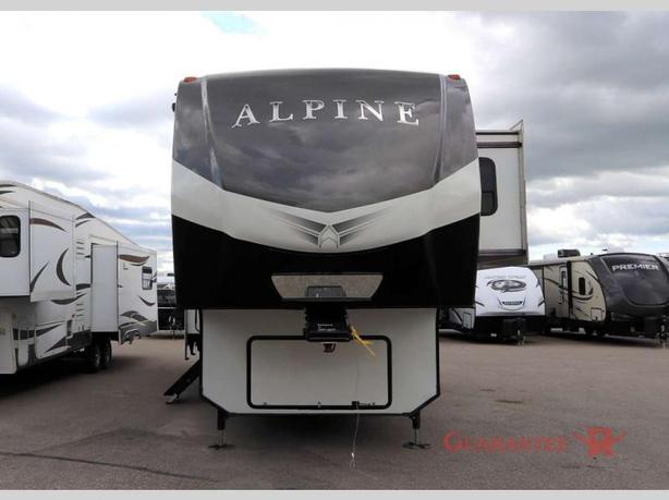 Used 2022 Keystone RV Alpine 3220RL image 2