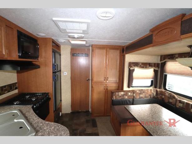 Used 2012 Prime Time RV Tracer 230FBS image 7