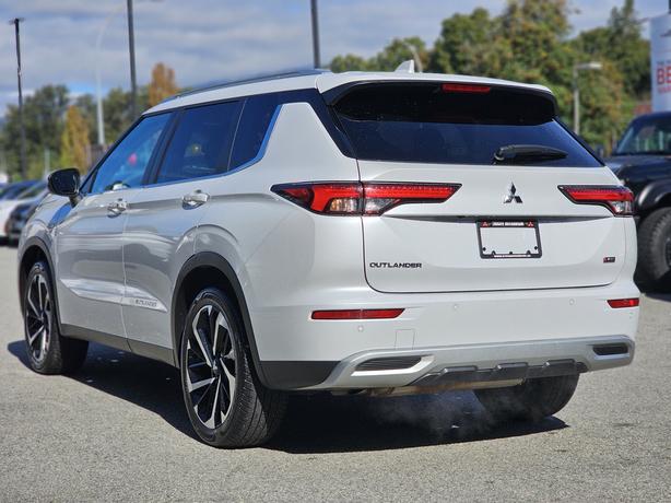 2022 Mitsubishi Outlander LE Premium - No Accidents, One Owner, Sunroof image 7