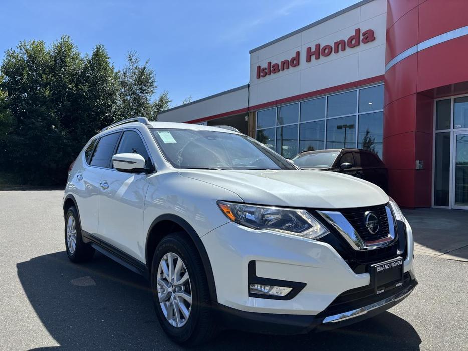 2020 Nissan Rogue SV display photo