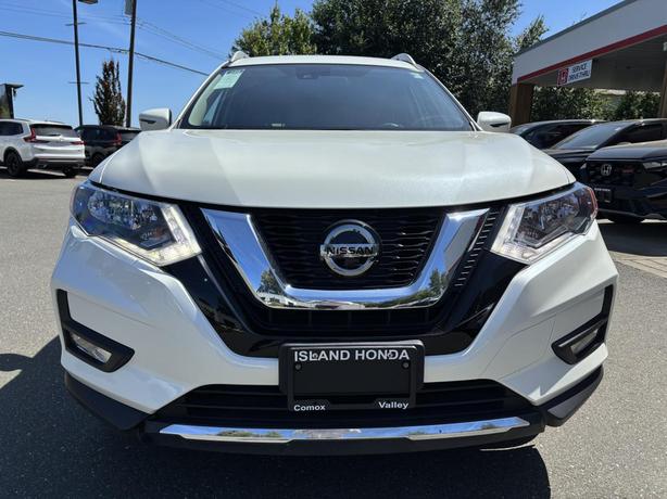 2020 Nissan Rogue SV image 2