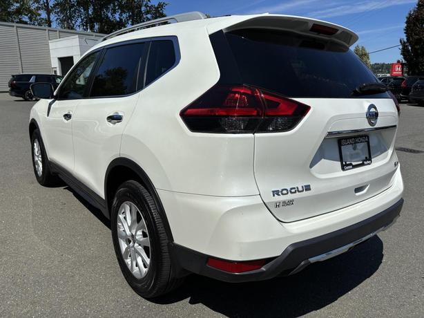 2020 Nissan Rogue SV image 5