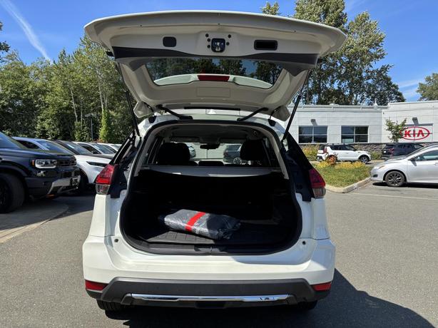 2020 Nissan Rogue SV image 7