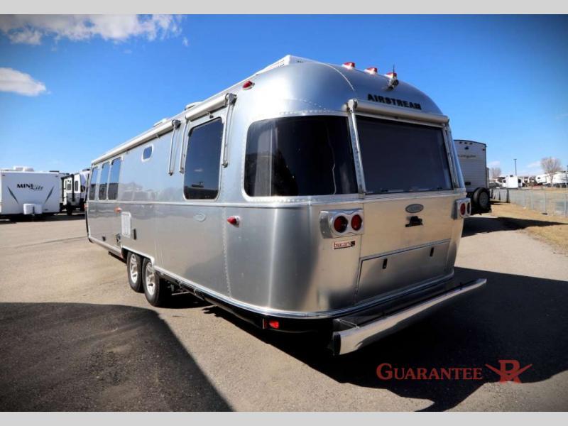 Used 2017 Airstream Classic 30 display photo