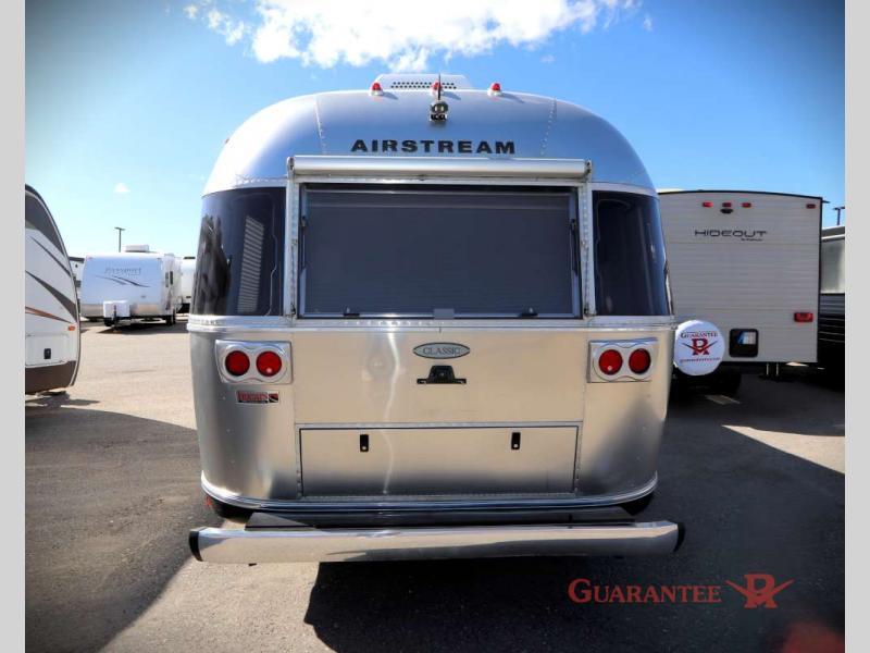 Used 2017 Airstream Classic 30 display photo