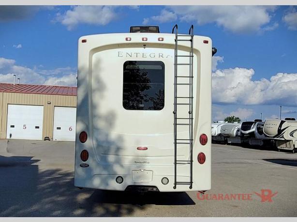 Used 2021 Jayco Entegra Vision EX34B image 5