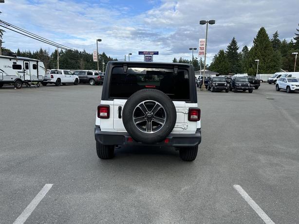 2023 Jeep Wrangler Sahara image 4