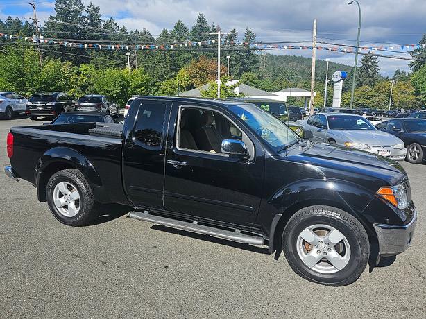 2005 Nissan  Frontier LE image 1