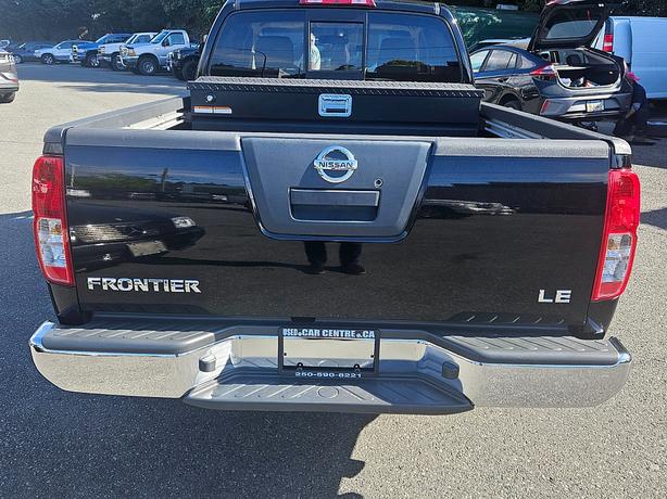 2005 Nissan  Frontier LE image 5