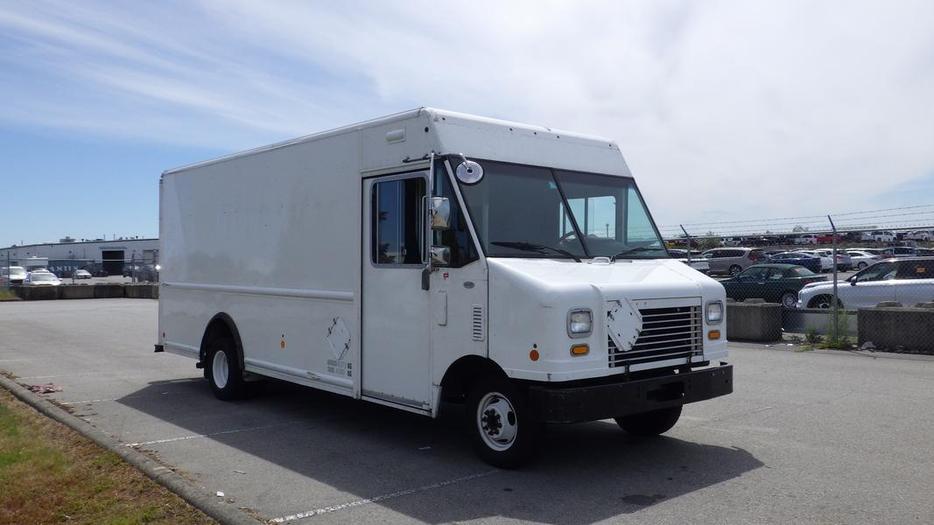 2011 Ford Econoline E-450 Cargo Step Van With Shelving display photo