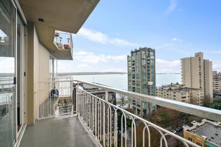 1 Bedroom / Ocean View 1 Block From English Bay display photo