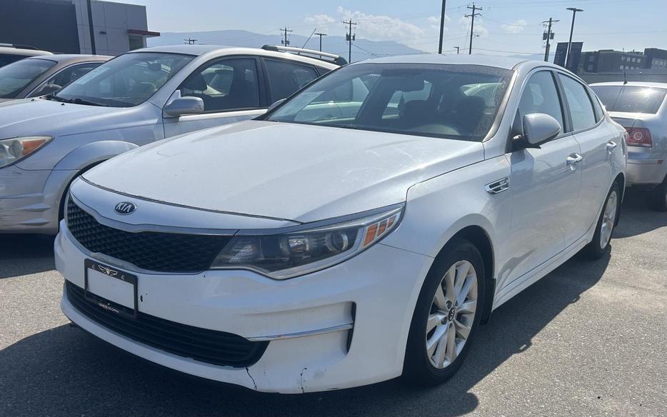 2016 Kia Optima LX display photo