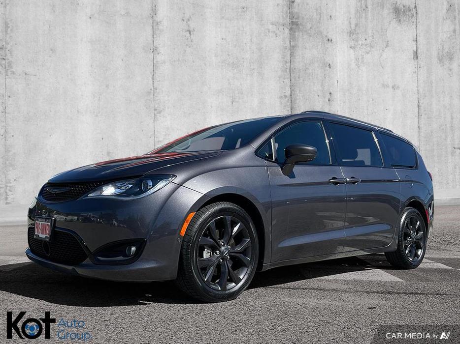 2019 Chrysler Pacifica Touring-L | Loaded! | Trailer Tow Package | Alpine Sound  display photo