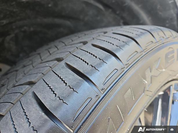 2021 Nissan Murano AWD SL | Back-Up Camera | No Reported Accidents! image 7