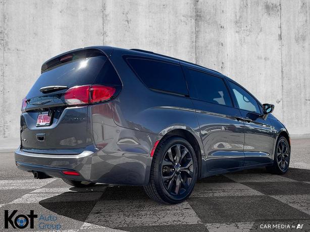 2019 Chrysler Pacifica Touring-L | Loaded! | Trailer Tow Package | Alpine Sound  image 5