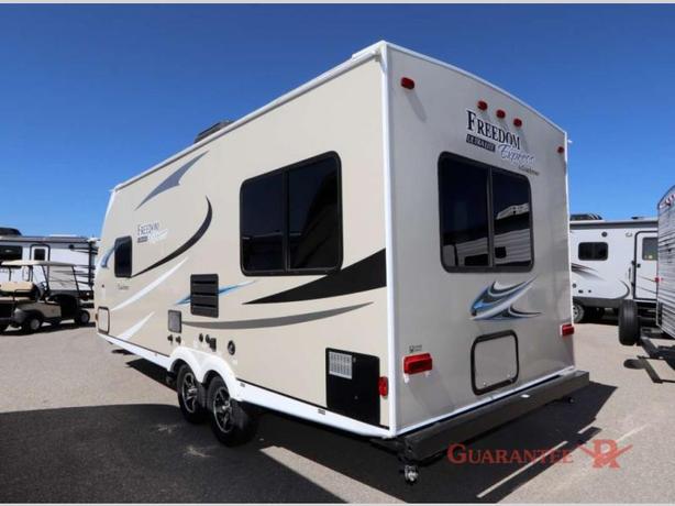 Used 2019 Coachmen RV Freedom Express Ultra Lite 204RD image 4