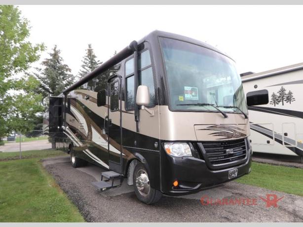 Used 2017 Newmar Bay Star Sport 3208 image 1