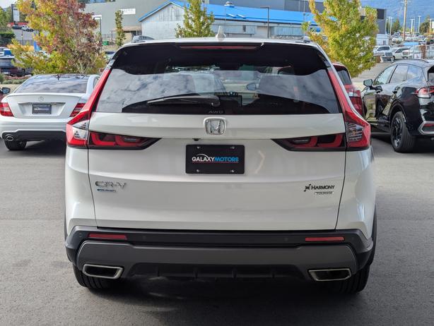 2025 Honda CR-V Hybrid Touring - AWD, Sunroof, Heated Seats, NAV image 7