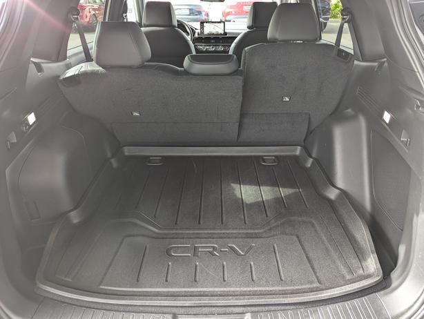 2025 Honda CR-V Hybrid Touring - AWD, Sunroof, Heated Seats, NAV image 8