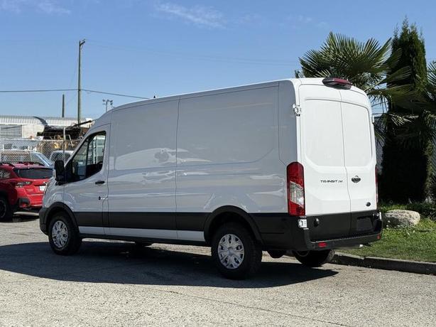 2022 Ford Transit 250 Cargo Van image 7