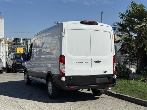 2022 Ford Transit 250 Cargo Van image 8