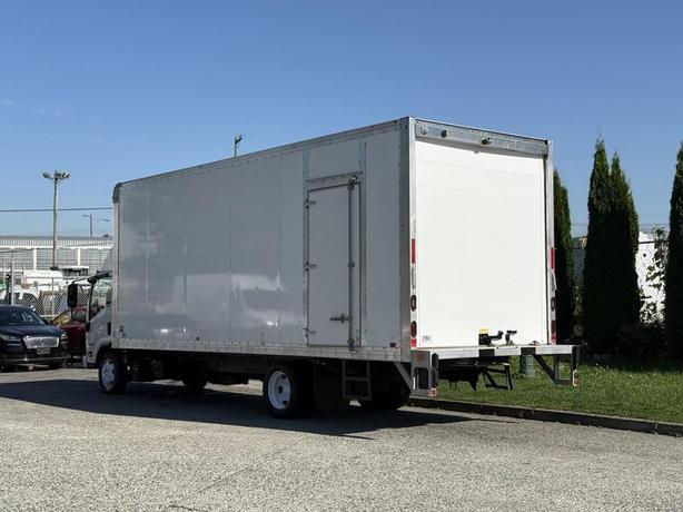 2019 Isuzu NRR Diesel 24-Foot Cube Van with Rear Side Doors image 7