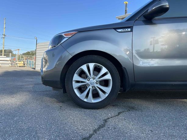 2016 KIA Soul image 5
