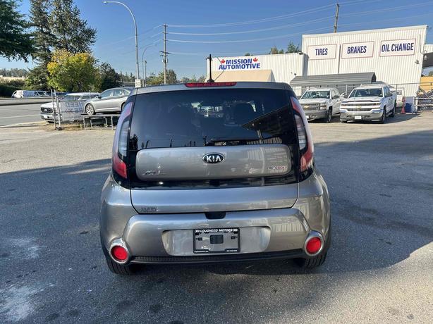 2016 KIA Soul image 7