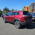 2019 Jeep Cherokee Trailhawk 4x4 | Bluetooth Connectivity | Cruise Control! thumbnail image 4